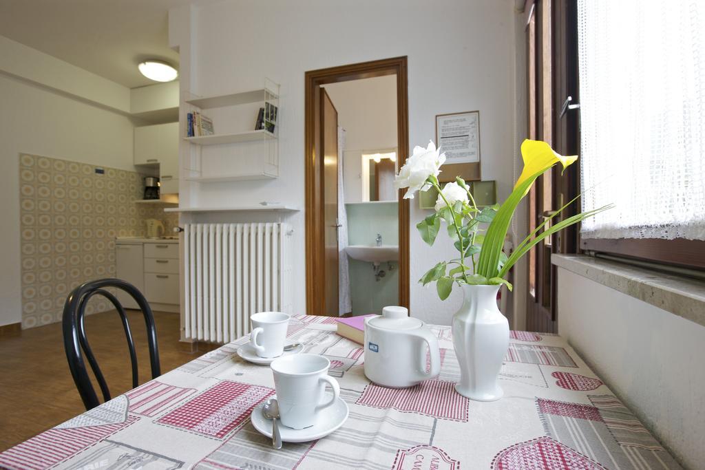 Casa Augusta Apartment Maccagno Екстериор снимка