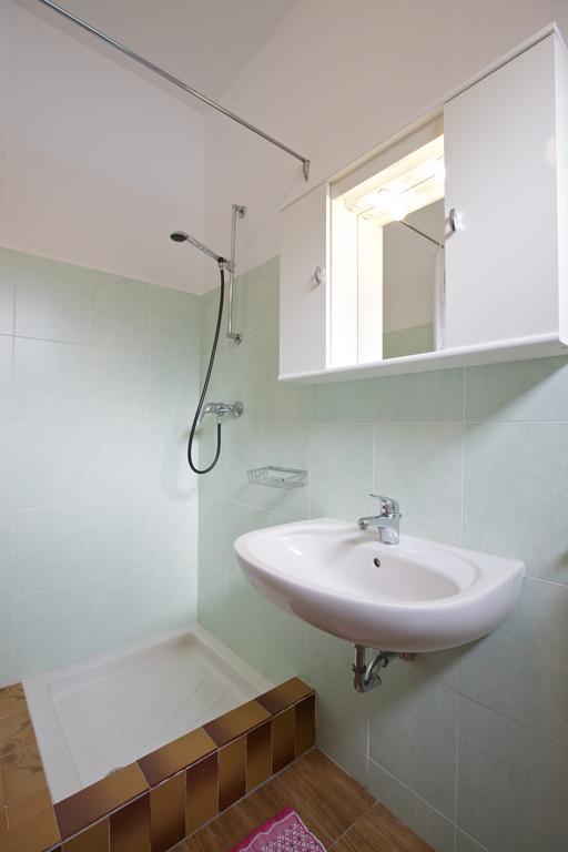 Casa Augusta Apartment Maccagno Екстериор снимка