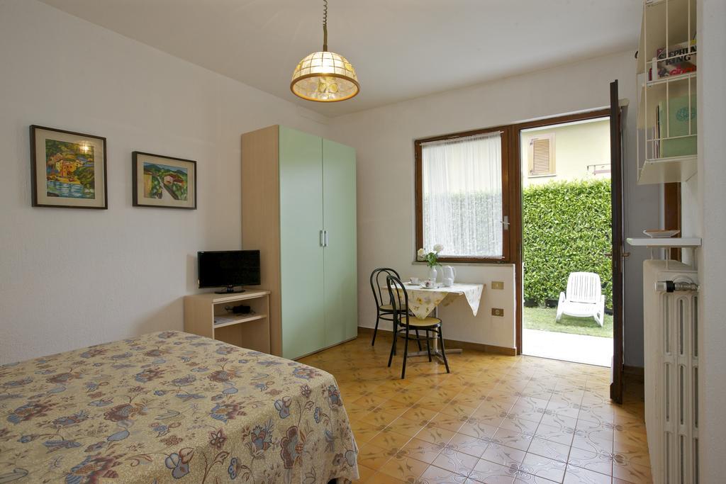Casa Augusta Apartment Maccagno Екстериор снимка