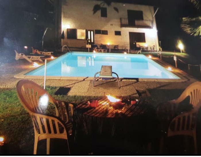 Casa Augusta Apartment Maccagno Екстериор снимка